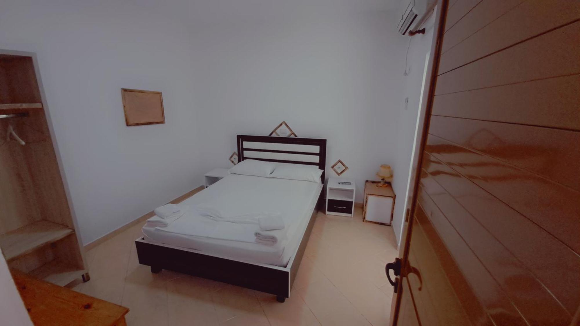 Hotel Vathi Ksamil Extérieur photo
